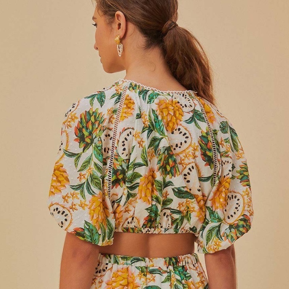 FARM RIO Biriba Off-White Cropped Blouse - Picture 2 of 14